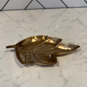 Vintage mid century brass maple leaf trinket tray dish classic chic decor nature